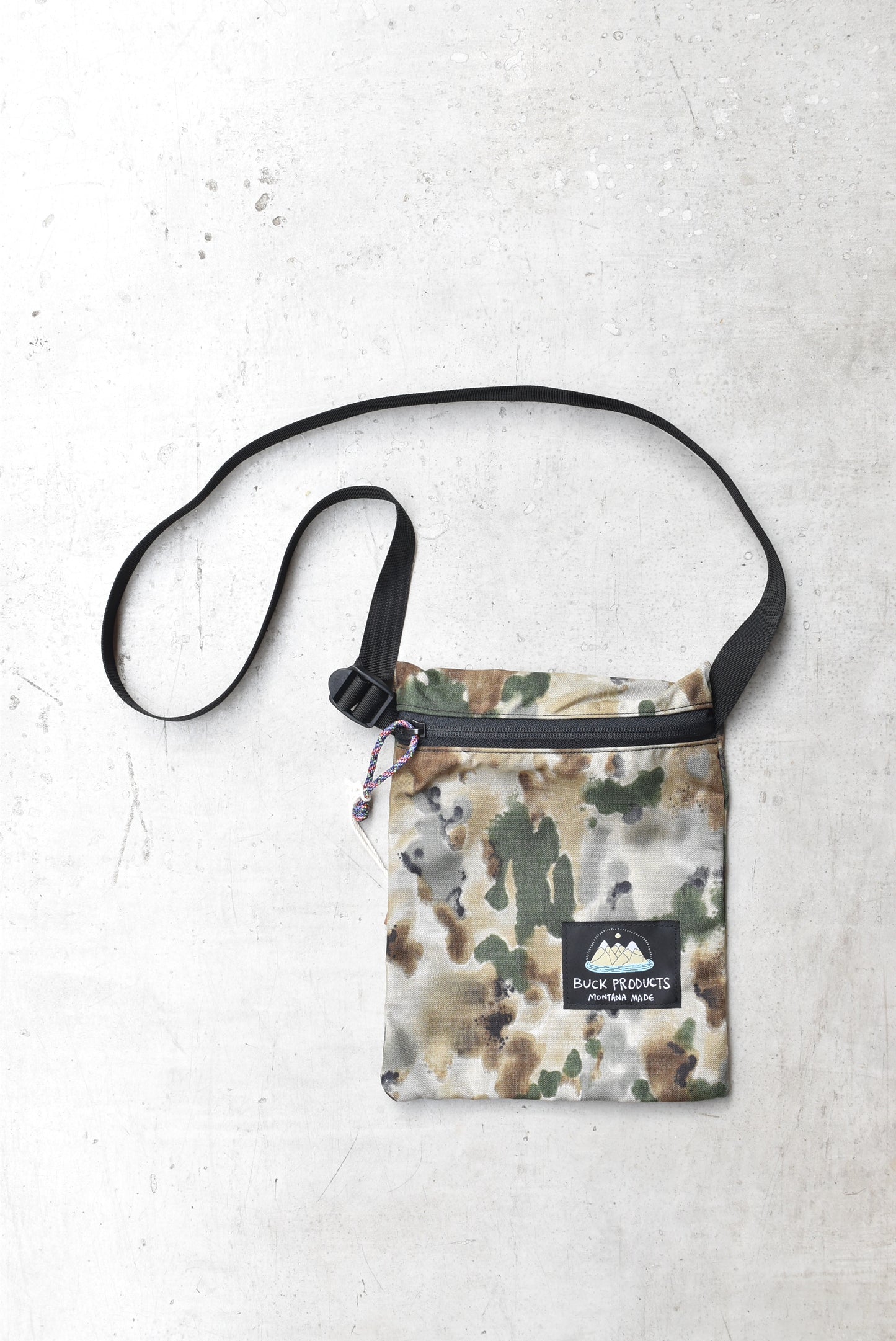 「BUCK PRODUCT」musette portrait -camo-