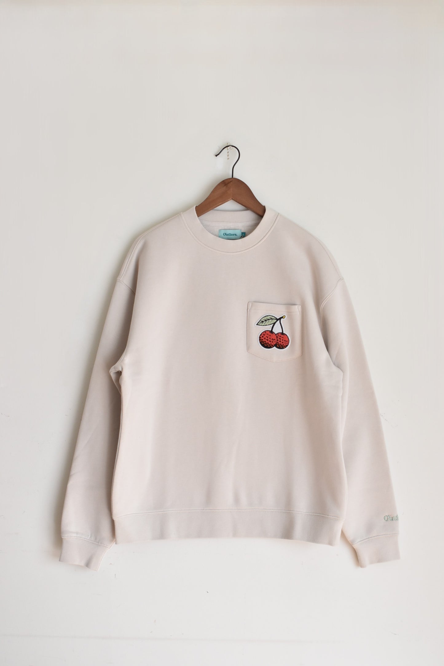 「Outliers Golf」cherries crew neck sweat