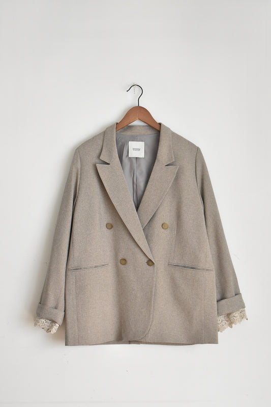 「hunch」lace cuff double breasted jacket -beige-