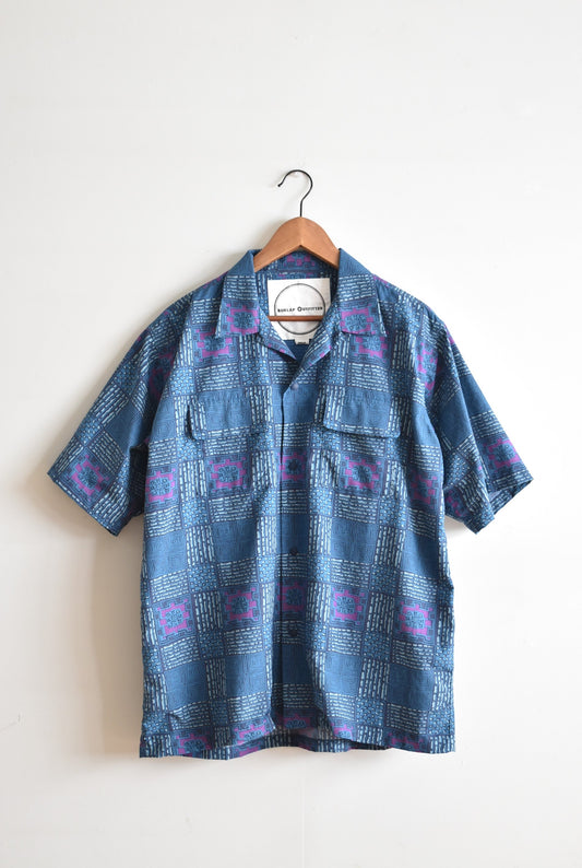 「BURLAP OUTFITTER」s/s camp shirts printed -batik navy-