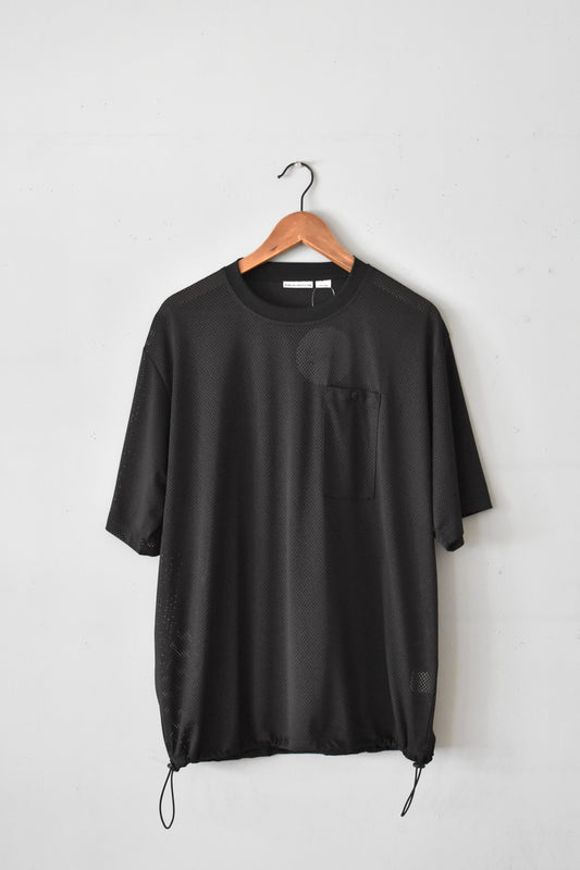 「BURLAP OUTFITTER」mesh pocket tee -black-