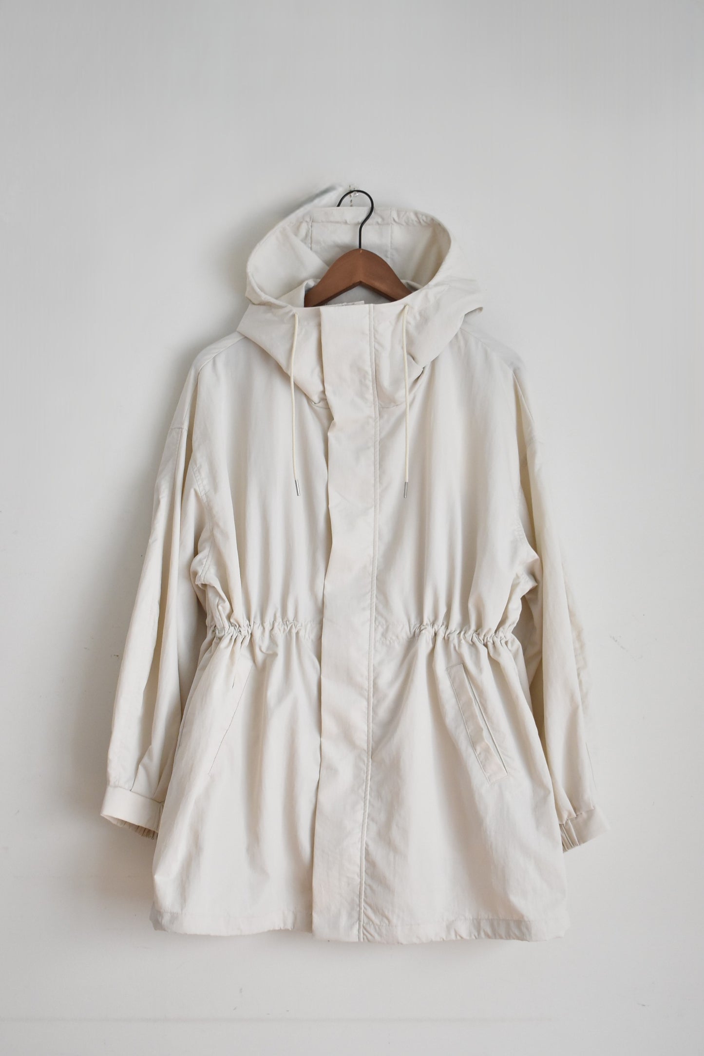 「hunch」nylon mountain parka -off white-
